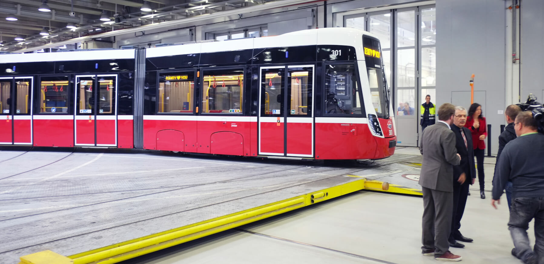 Industrial Design & Transportation Design - Döllmann Design + Architektur, Industrial Design, Transportation Design, a new vienna tram on opening