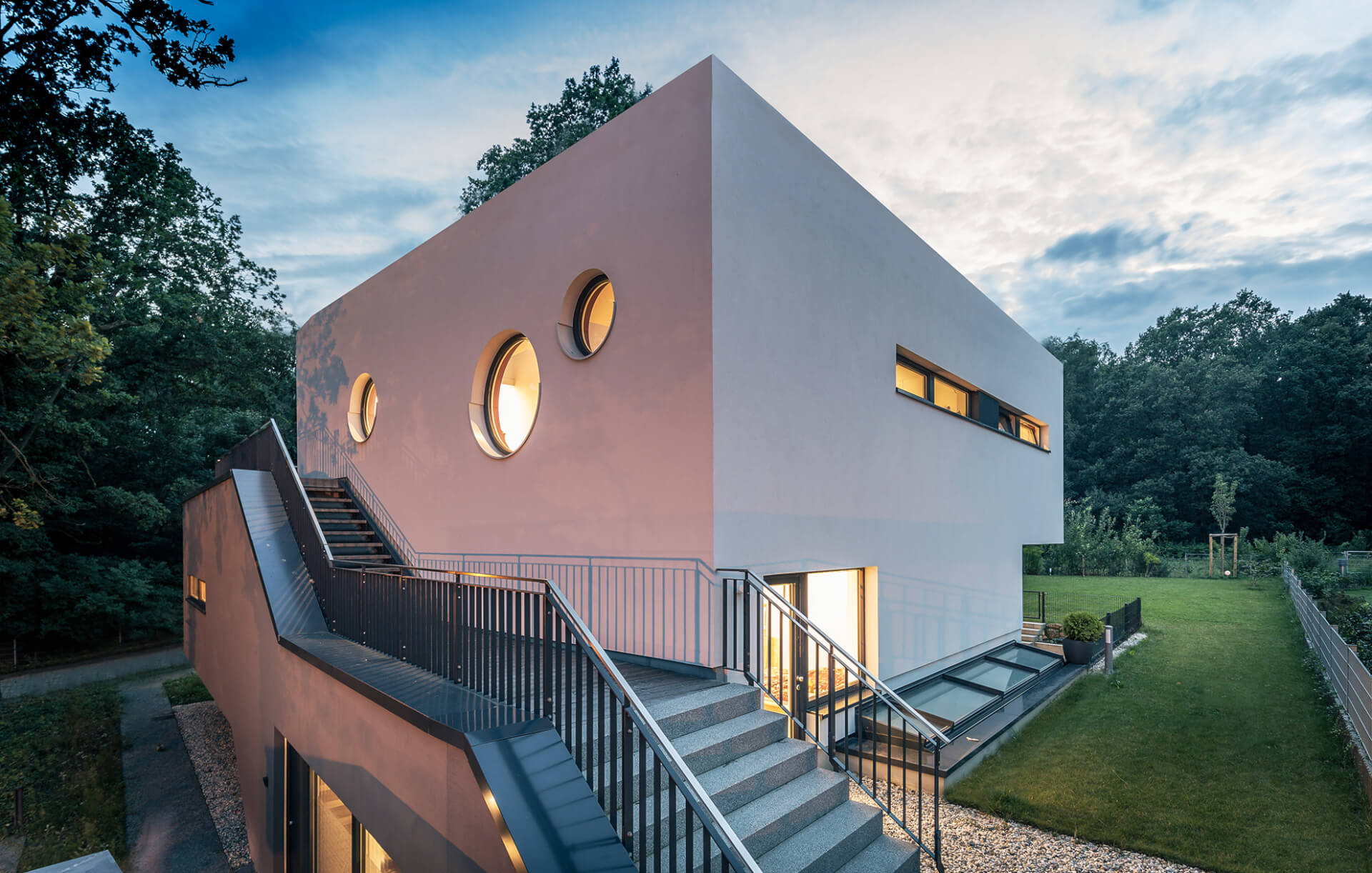 Architekturbüro Wien - Döllmann Design + Architektur, Strassenansicht eines modernen Einfamilienhauses