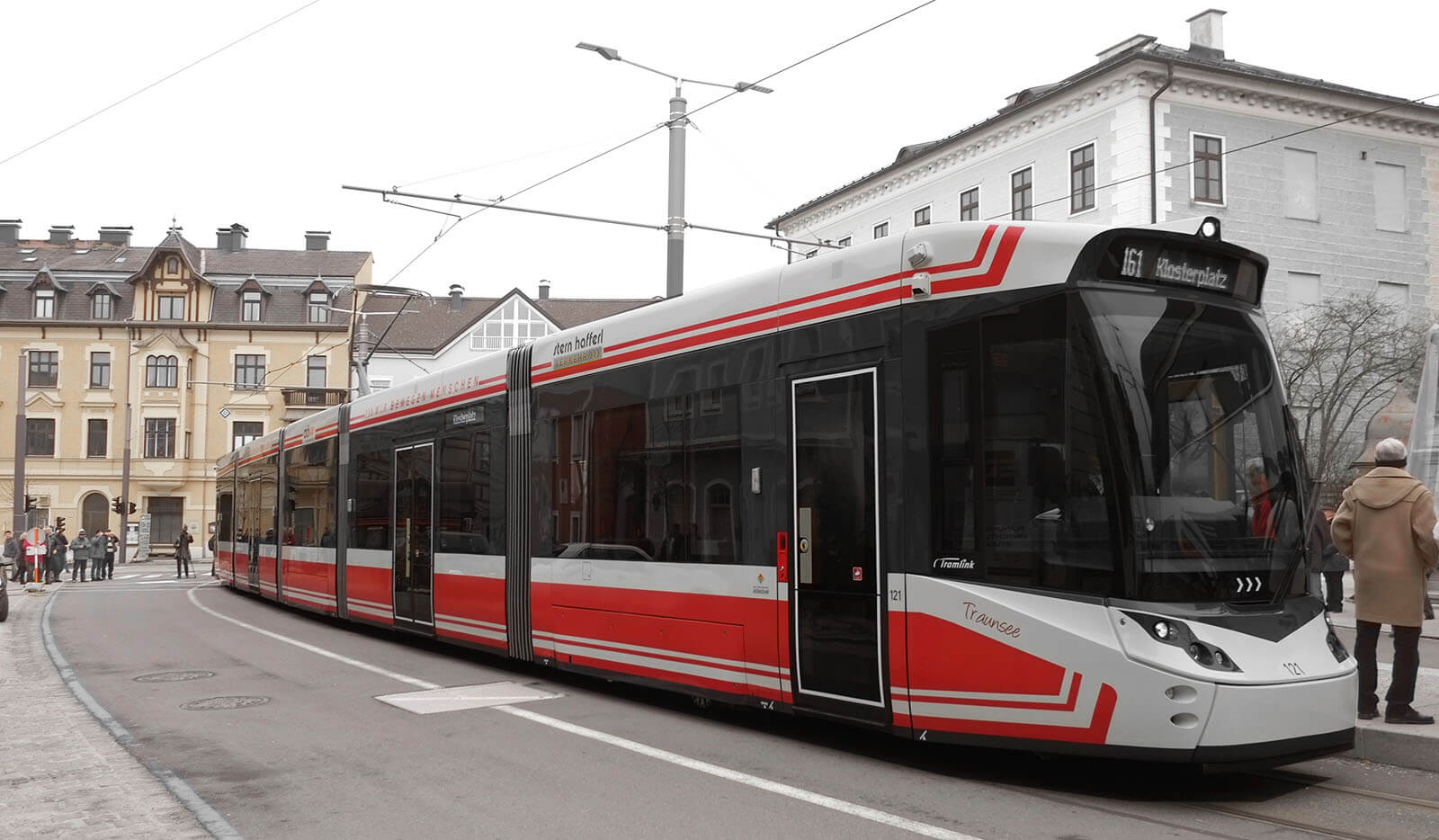 Industrial Design & Transportation Design - Döllmann Design + Architektur, Strassenbahn Gmunden, Stadler StadtRegioTram, Industrial Design, Transportation Design, modern Tram