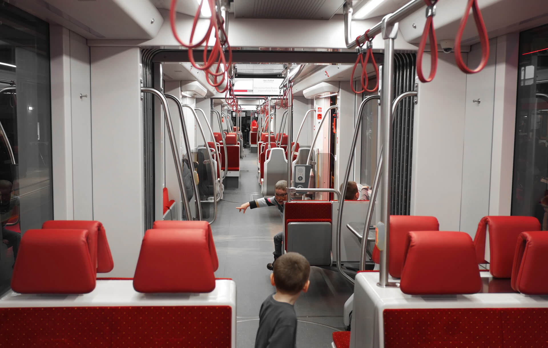 Industrial Design & Transportation Design - Döllmann Design + Architektur, Strassenbahn Gmunden, Stadler StadtRegioTram, Industrial Design, Transportation Design, Interior of a brand new tram