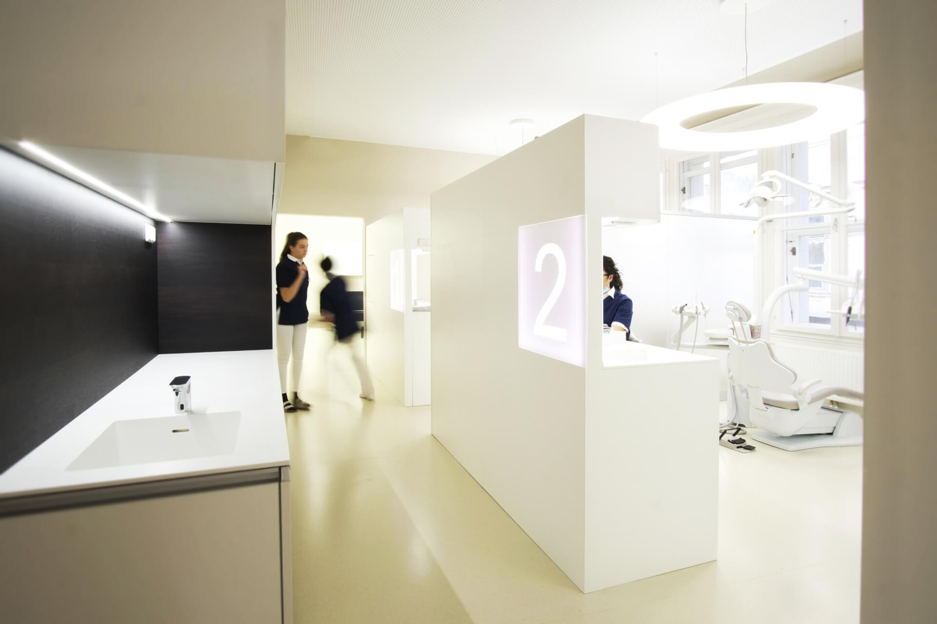 Kieferorthopädische Klinik, Praxiseinrichtung, modern Dentist