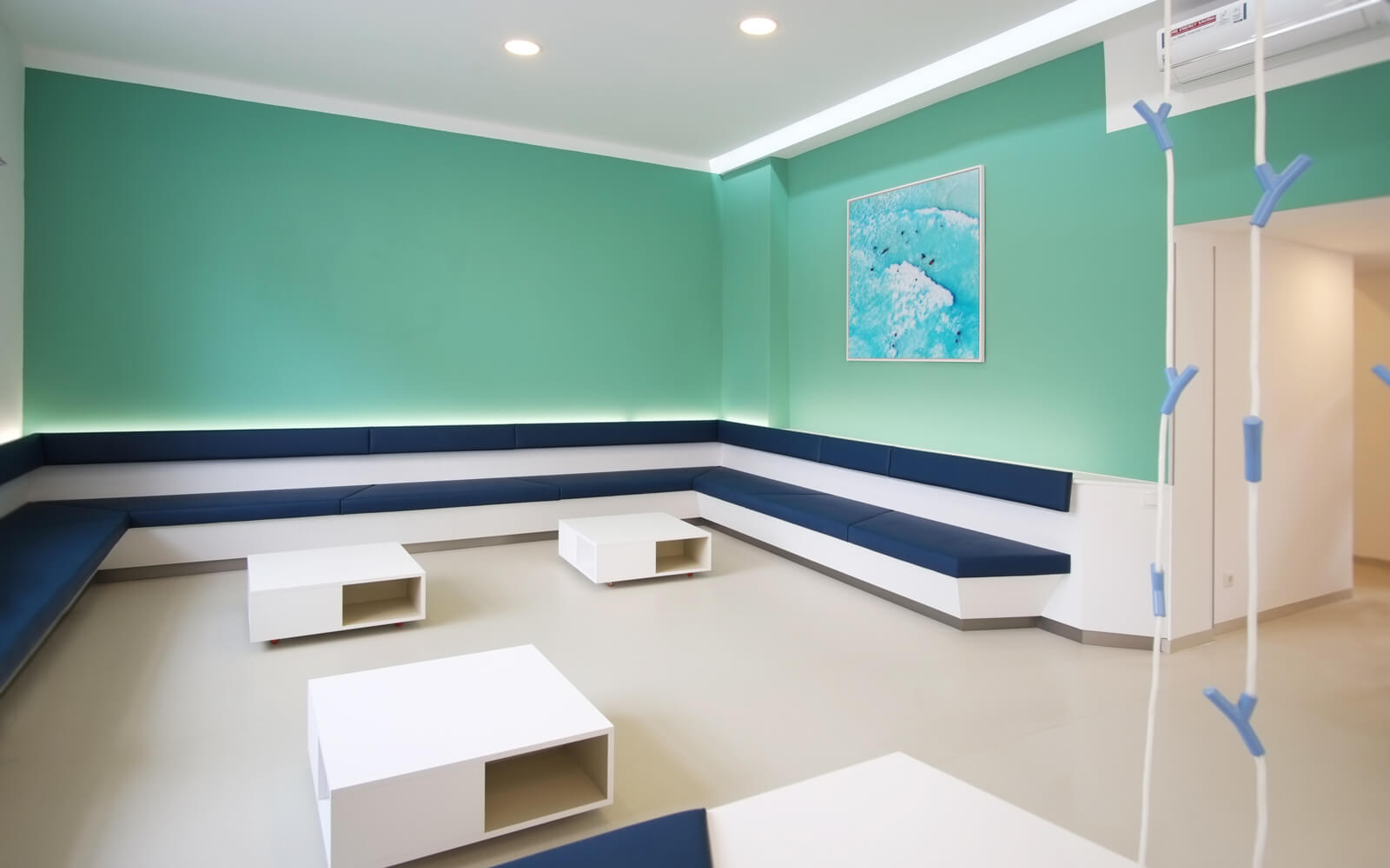 Urologie Thomay, Ordination Dr.Thomay by Döllmann Design, Moderne Arztpraxis